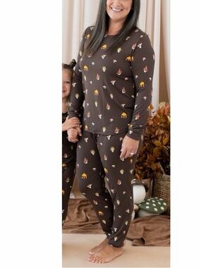 Kyte womens fungi mushroom pajama jogger set medium